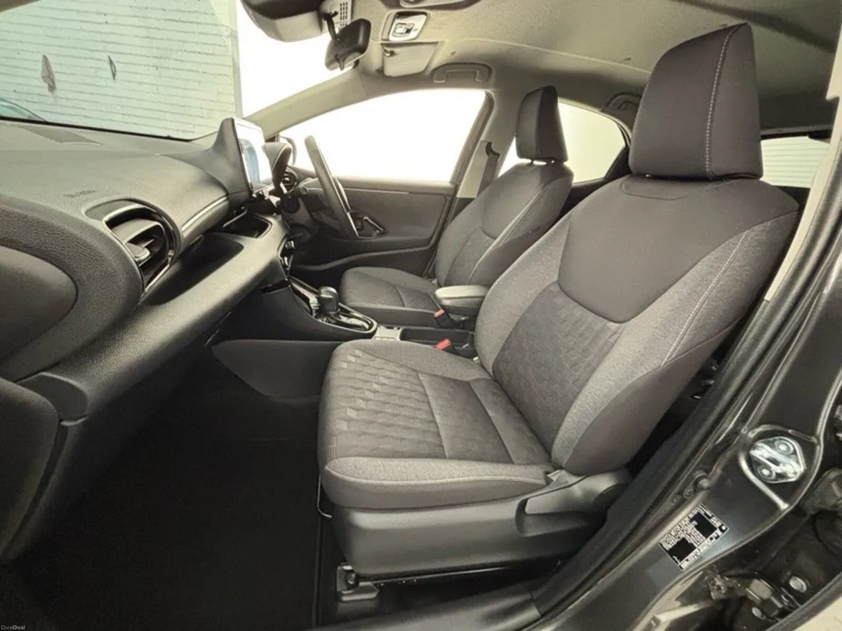 Toyota Yaris Hybrid 115 L-SPORT - Image 6