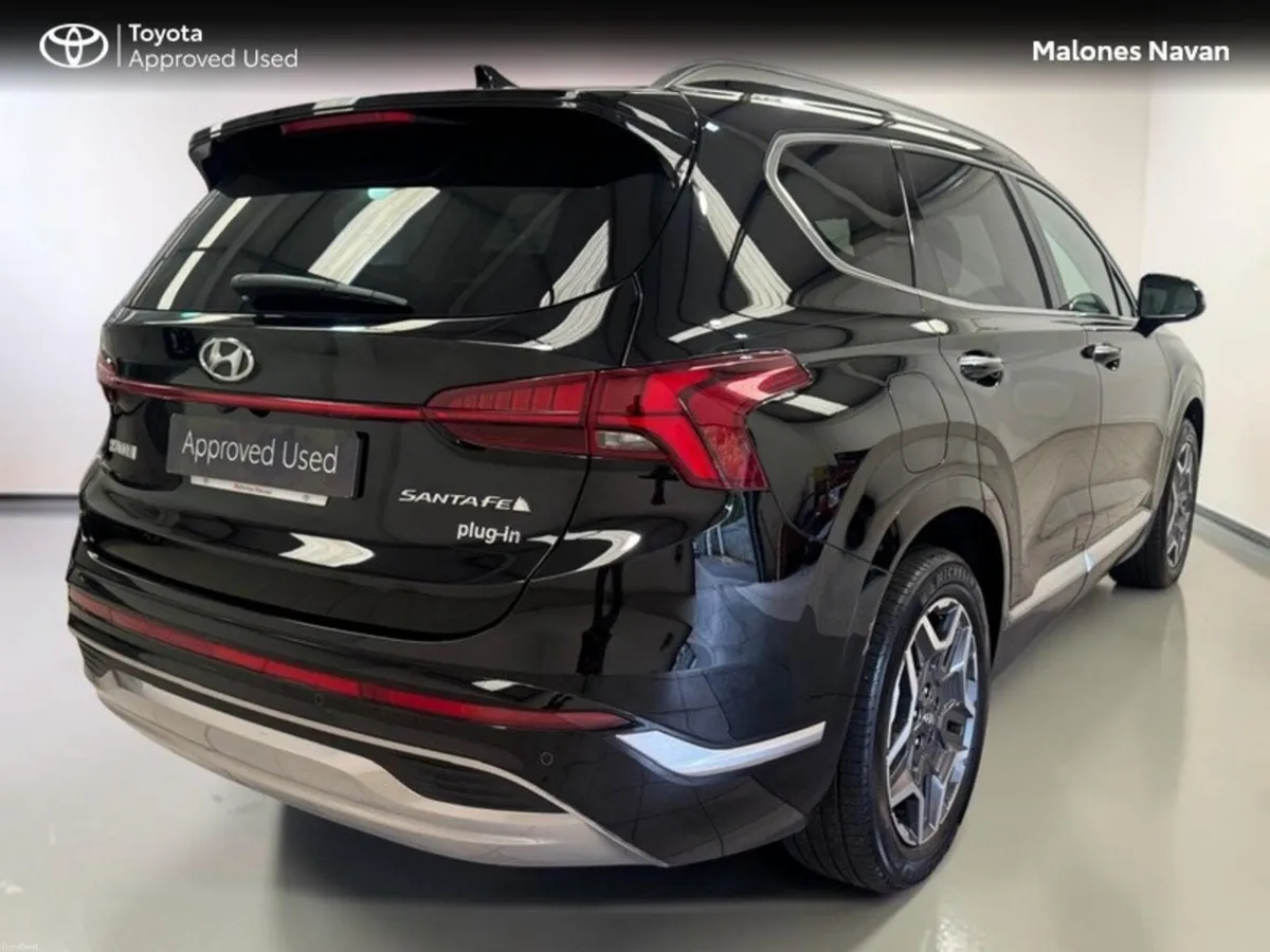 Hyundai Santa Fe PHEV 5DR AUTO - Image 2