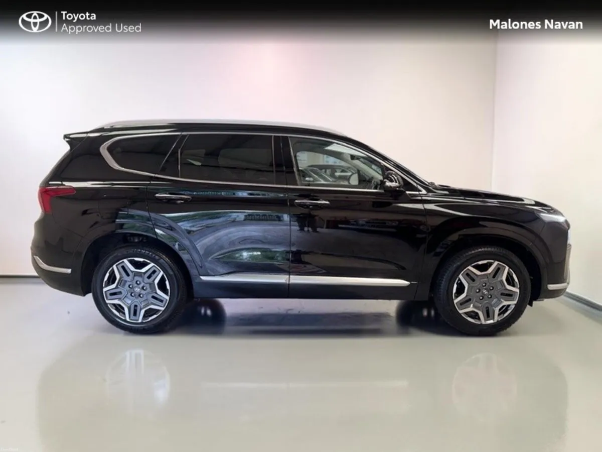 Hyundai Santa Fe PHEV 5DR AUTO - Image 3