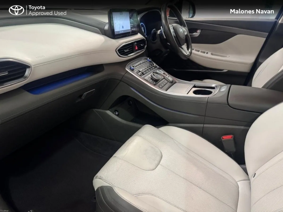 Hyundai Santa Fe PHEV 5DR AUTO - Image 6