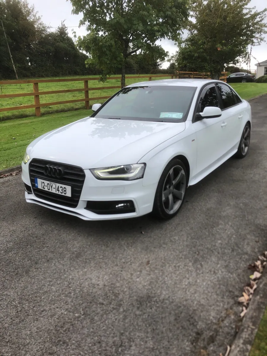 2012 Audi A4 2.0 TDI S-line black edition - Image 2