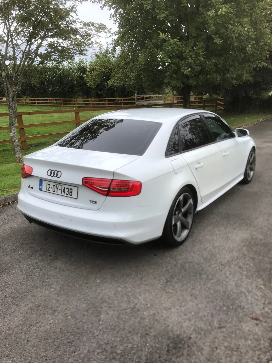 2012 Audi A4 2.0 TDI S-line black edition - Image 3