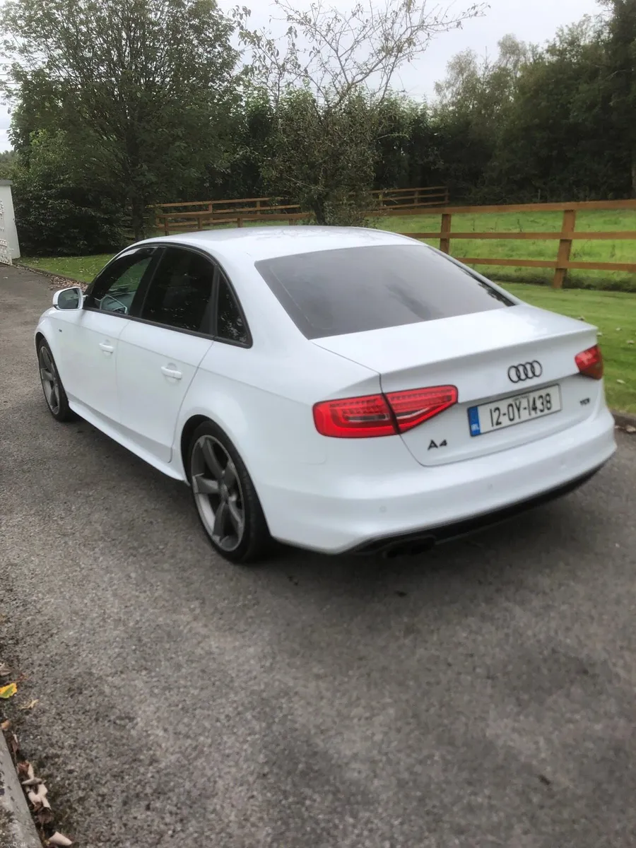 2012 Audi A4 2.0 TDI S-line black edition - Image 4