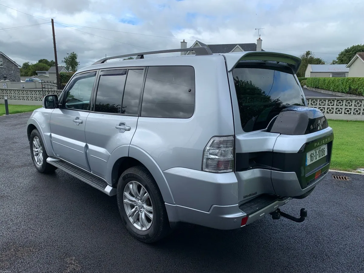 Mitsubishi Pajero LWB Crewcab - Image 2