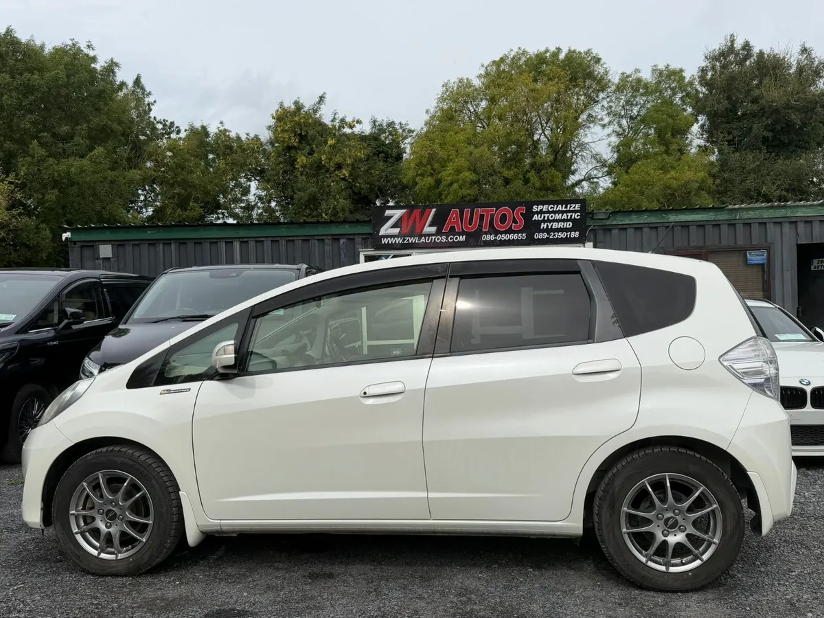 12 HONDA FIT 1.3 HYBRID - Image 5