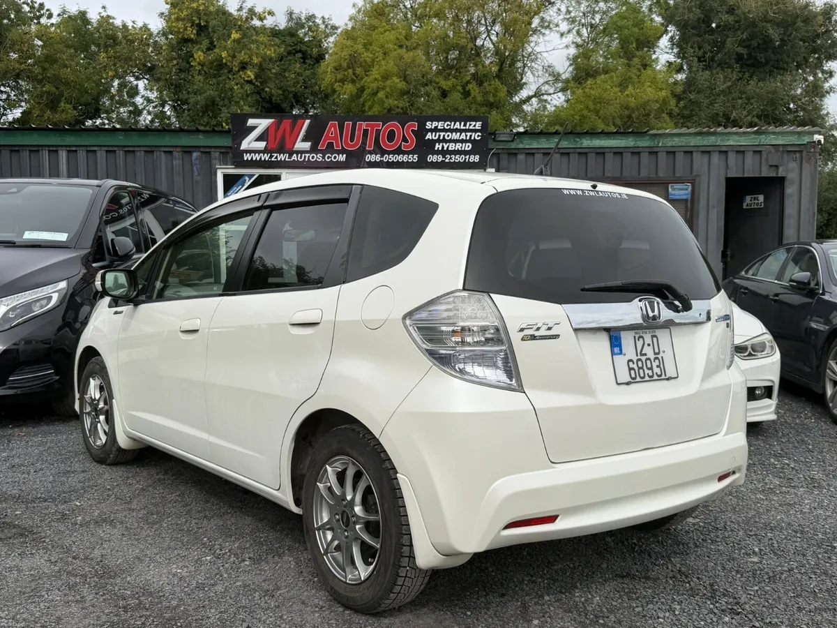 12 HONDA FIT 1.3 HYBRID - Image 4