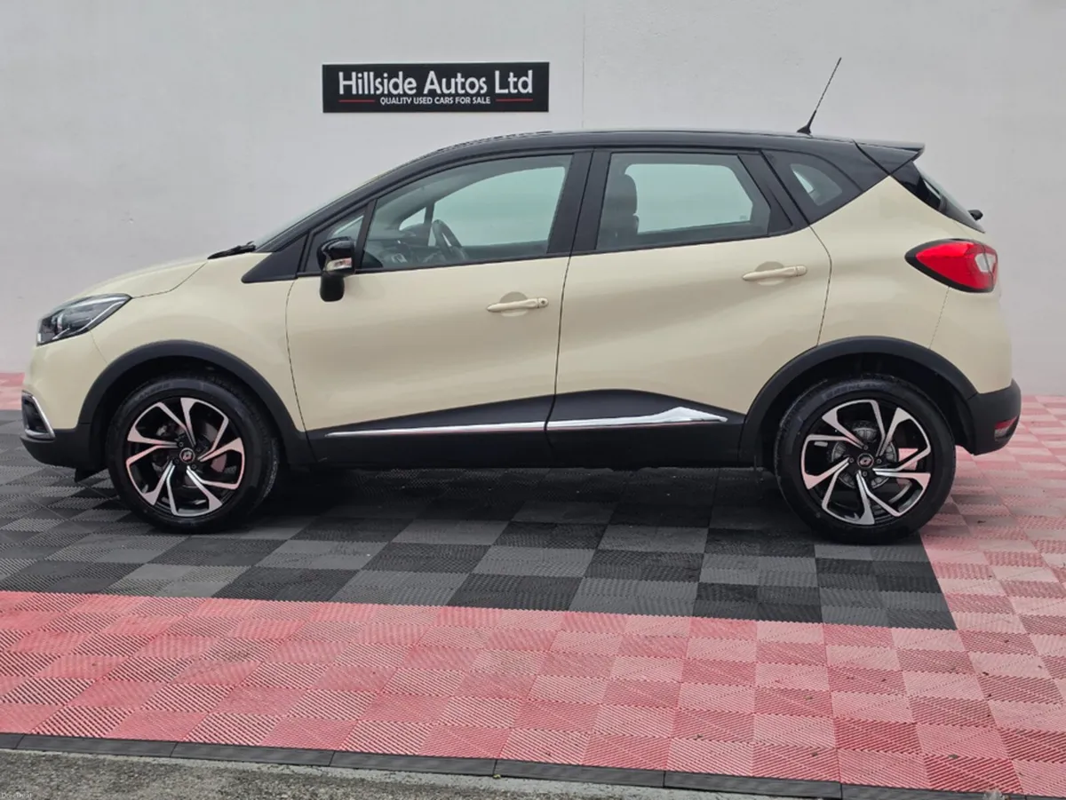Renault Captur EXPRESSION 1.2 PETROL AUTOMATIC 5DR - Image 5