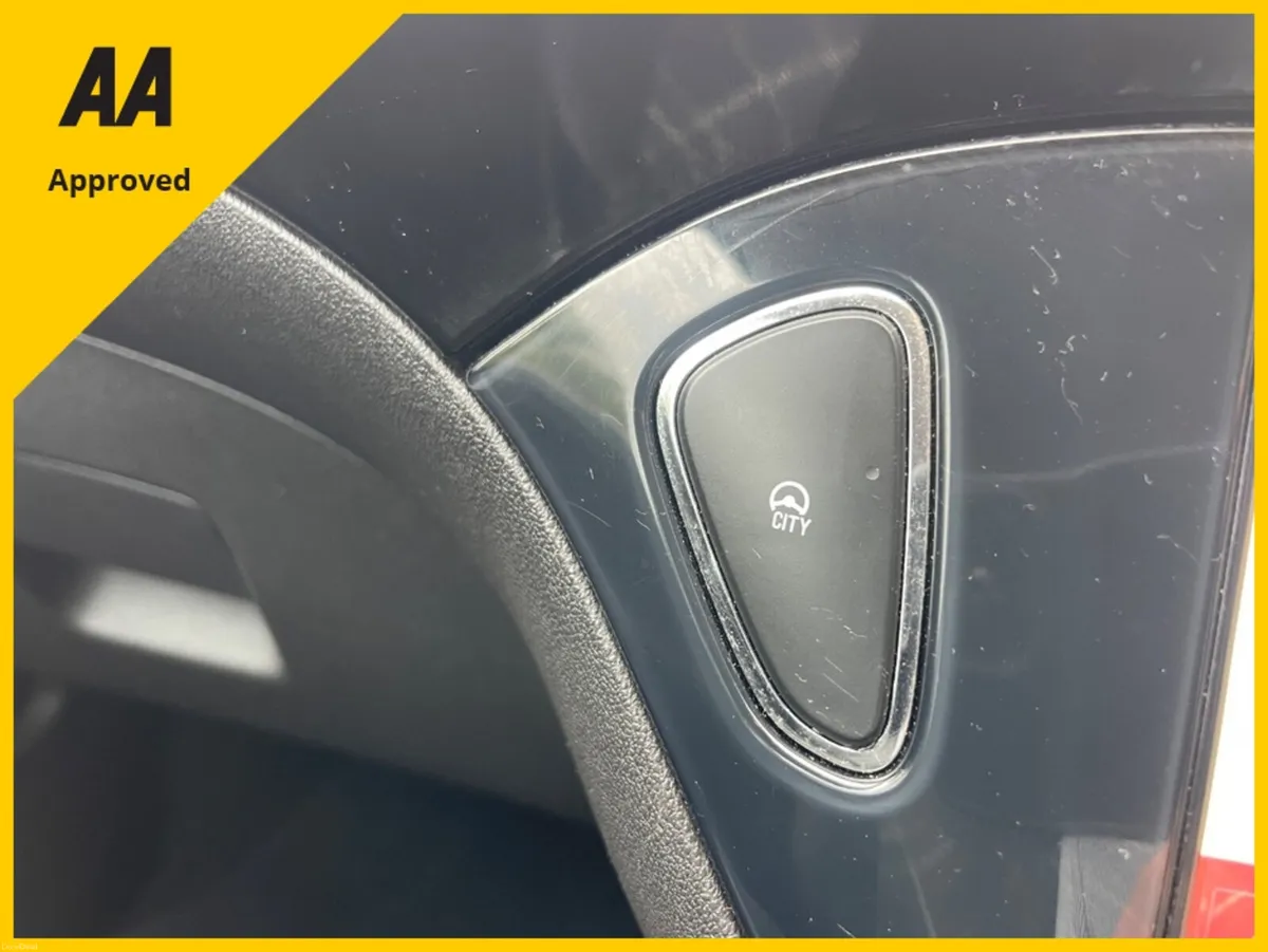 Opel Corsa 1.4 I 90PS 5SPEED 3DR SRI - Image 3