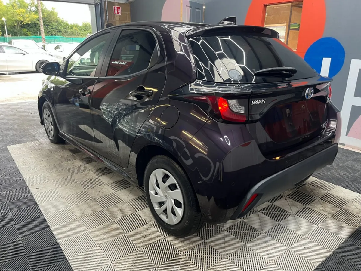 Toyota Yaris 2020 TOYOTA YARIS HYBRID X 1.5 AUTOMA - Image 5