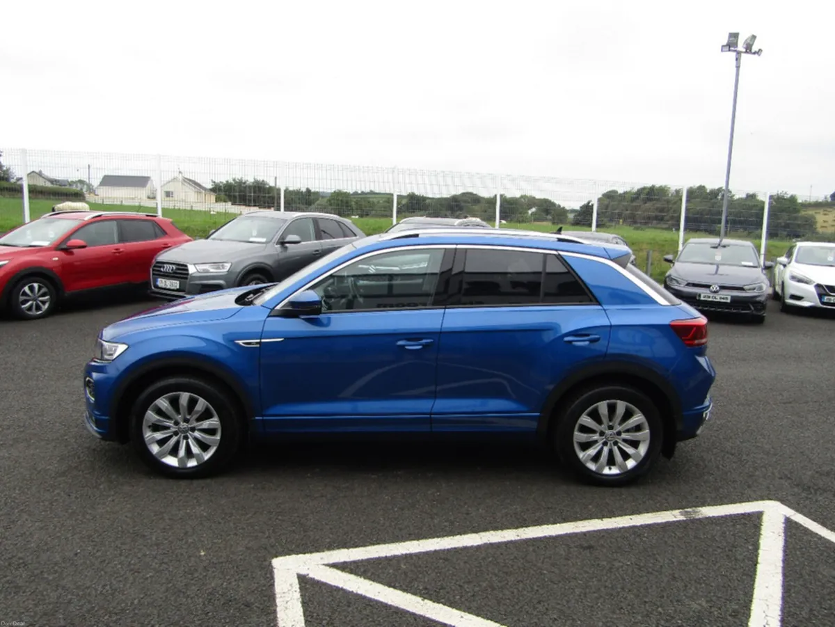 Volkswagen T-Roc R-LINE 1.5 TSI MANUAL 6SPEED FWD - Image 6