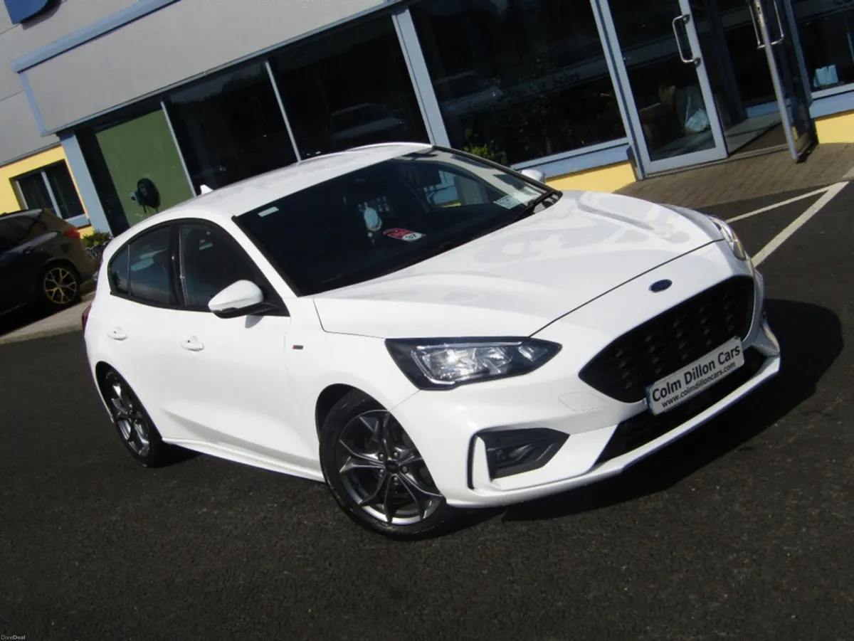 Ford Focus 1.5 TDCI 120PS 5 5DR ST-LINE - Image 2