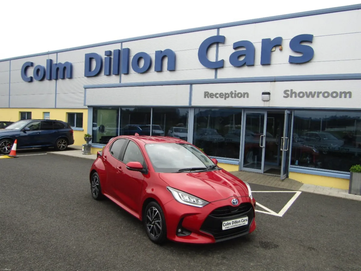 Toyota Yaris DESIGN HEV CVT - Image 1