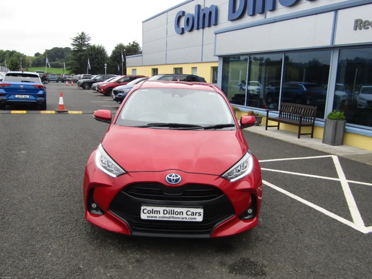 Toyota Yaris DESIGN HEV CVT - Image 4