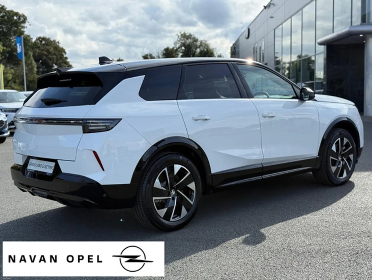 Opel Grandland GS-Line Electric 210Ps 520Km Range - Image 4