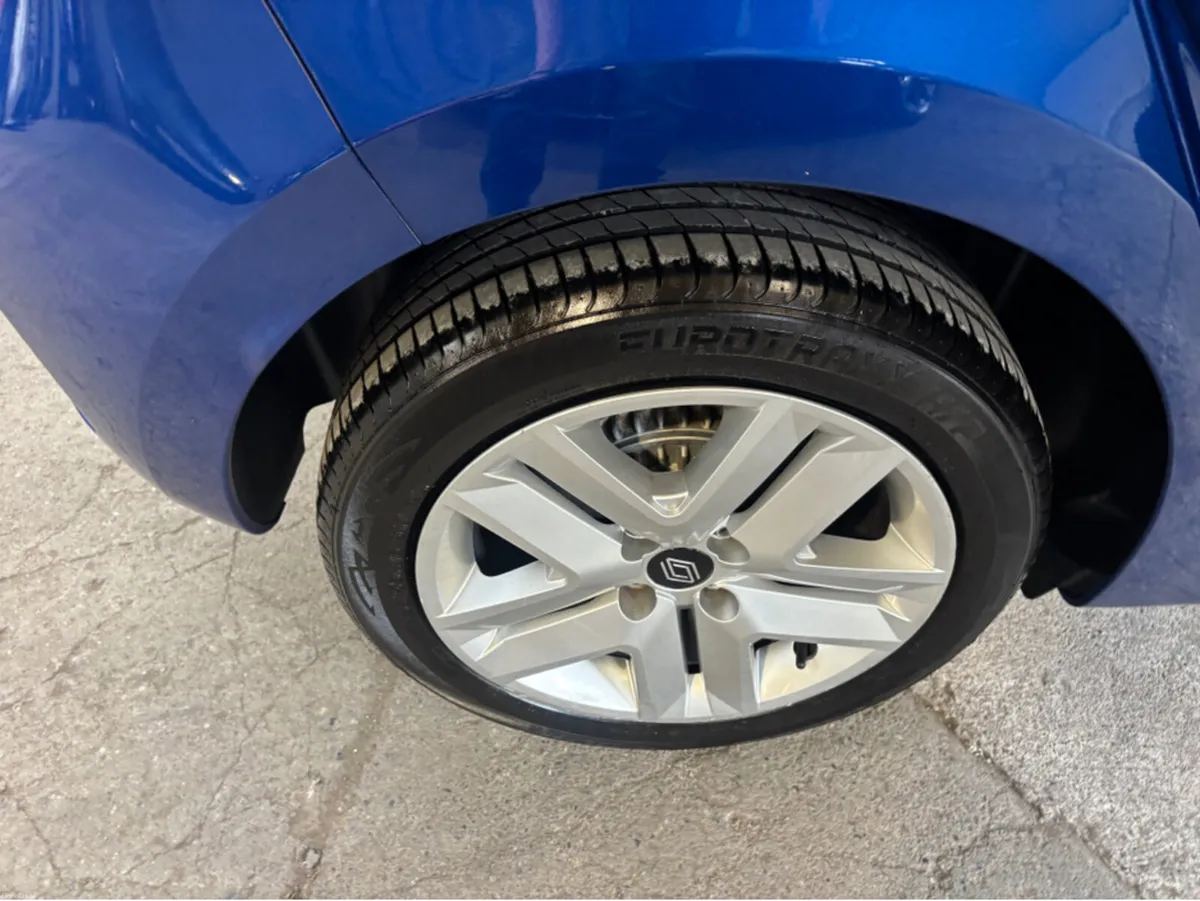 Renault Clio EQUILIBRE TCE90 GSR2 5DR - Image 2