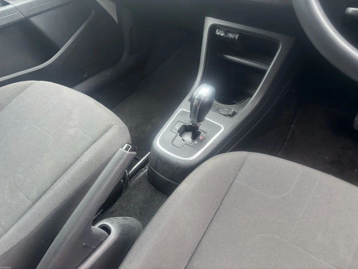 Volkswagen Up  (Automatic) - Image 5