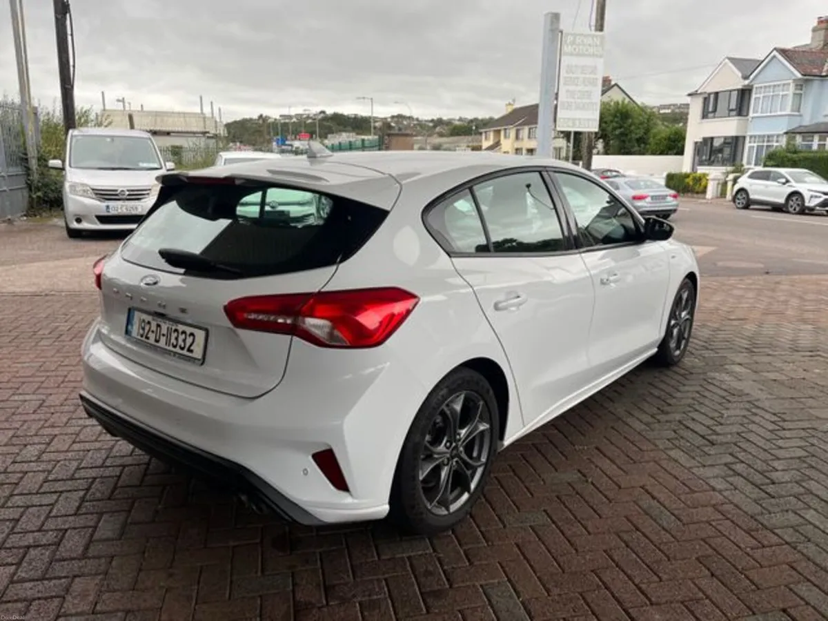 Ford Focus St-line 1.0 Ecoboost 125PS 4DR - Image 5
