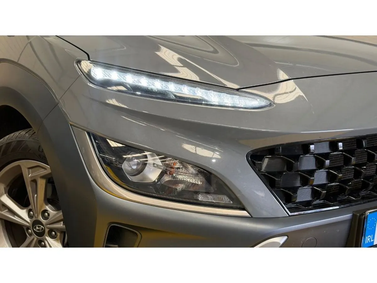 Hyundai KONA KAUAI EXECUTIVE MILD HYBRID 5DR DIESE - Image 2