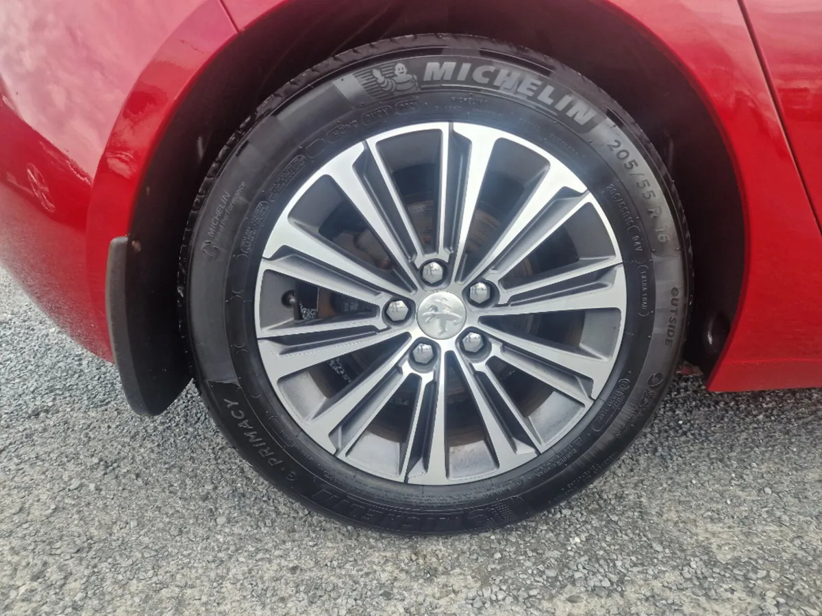 Peugeot 308 Allure 1.5 HDI 130 6.3 4DR - Image 4