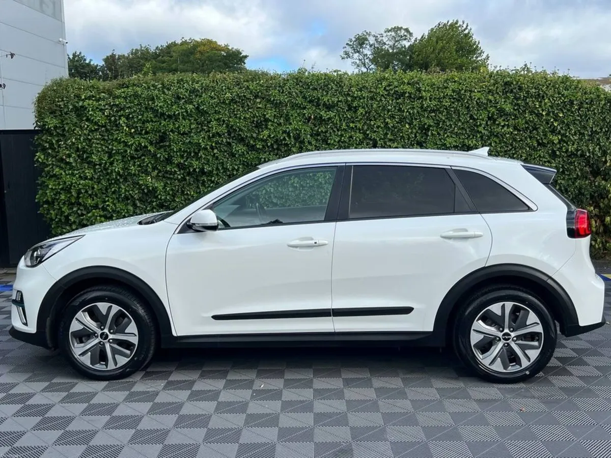 Kia Niro 2 EV // KIA SERVICE HISTORY // REVERSE CA - Image 3