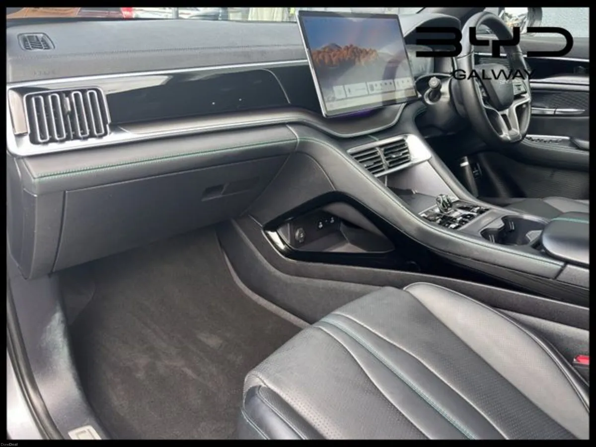 BYD SEAL U DM-i Boost Auto **80km EV Range** - Image 6