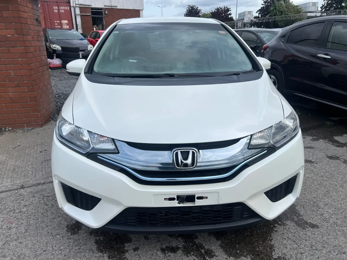 Honda Fit 2013 1.5 Hybrid Auto/ only 65k km. - Image 3