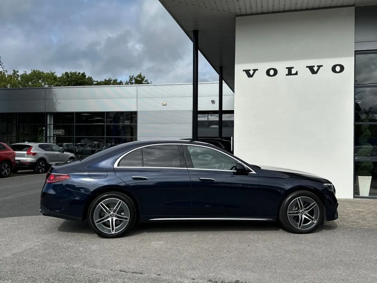 Mercedes-Benz E-Class E 300e AMG Line Plus- 1 Owne - Image 5