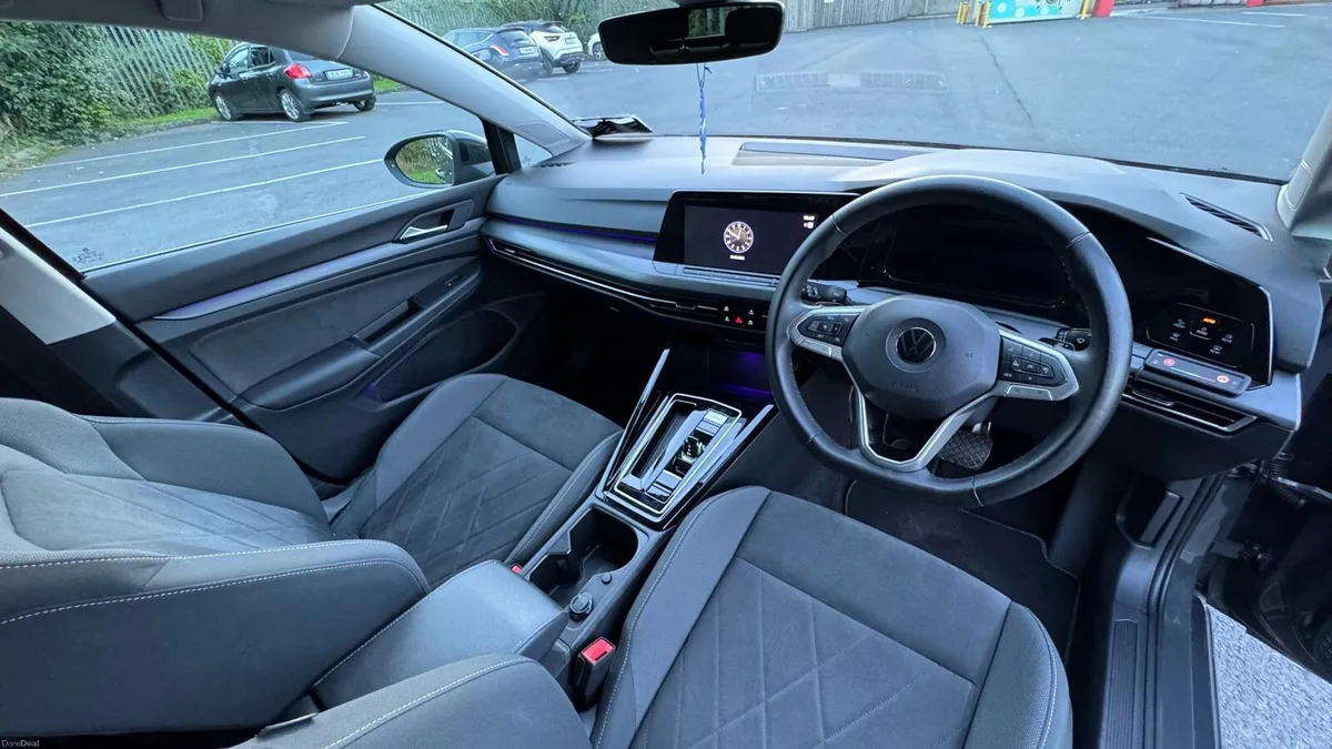 2023 Volkswagen Golf Mk8 eHybrid Style 204BH - Image 6