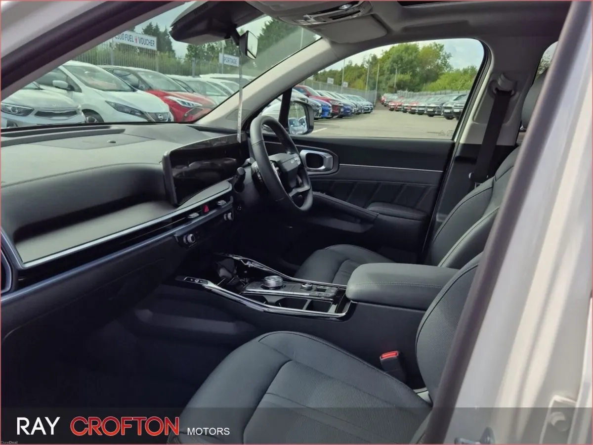 Kia Sorento 1.6 PHEV *3.9% APR* - Image 6