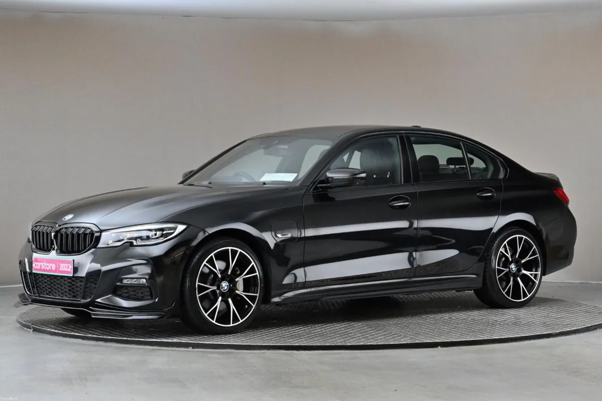 BMW 3-Series 330E M SPORT PHEV **360 PAN CAM**LOW - Image 4
