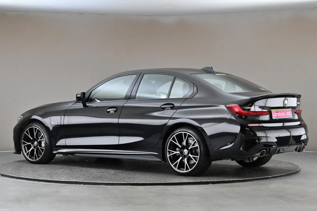 BMW 3-Series 330E M SPORT PHEV **360 PAN CAM**LOW - Image 6