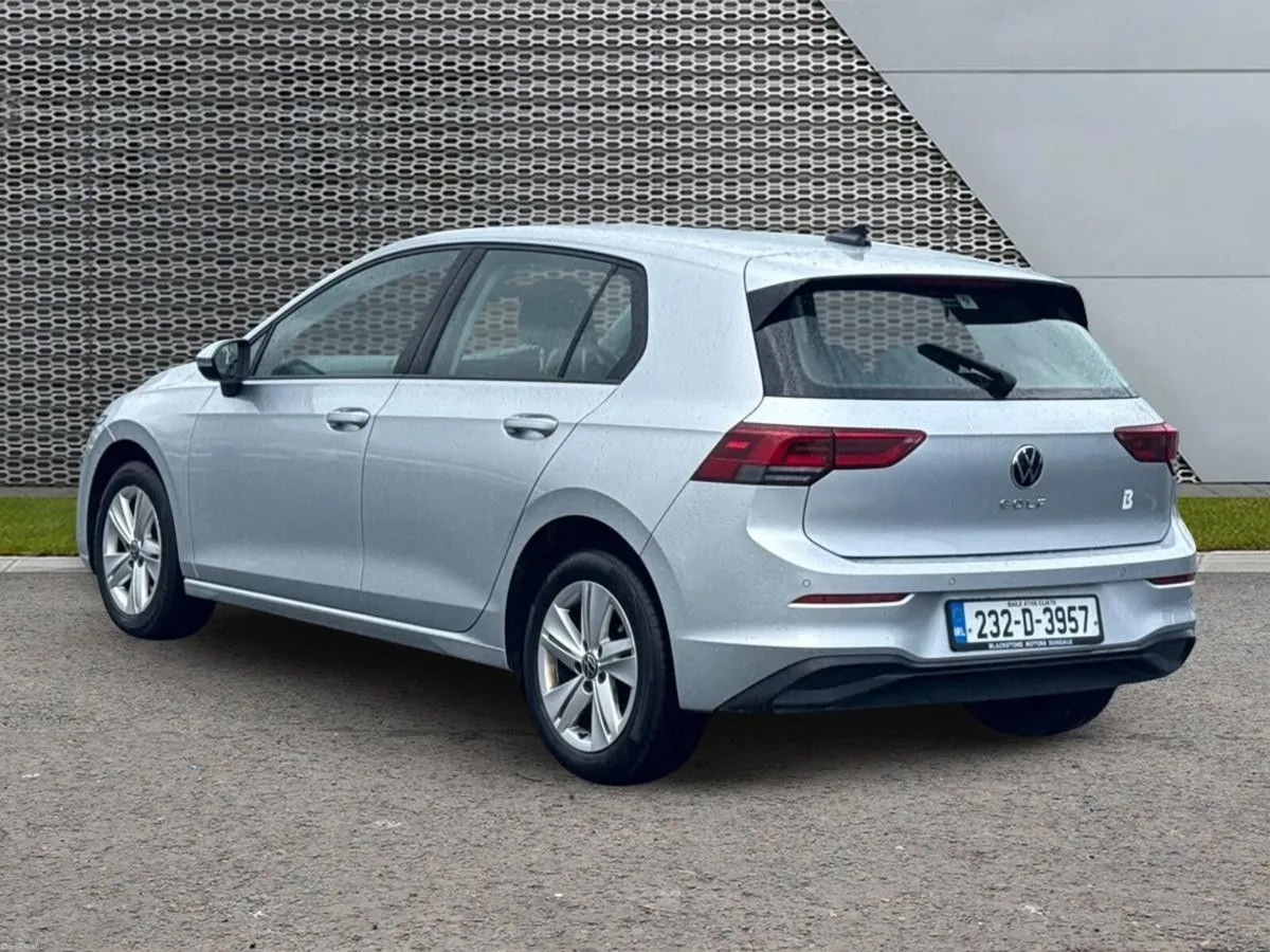 Volkswagen Golf 1.0 TSI 110HP Life - Image 3