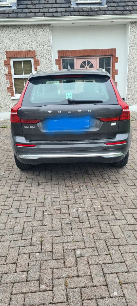 Volvo XC60 2022 - Image 4