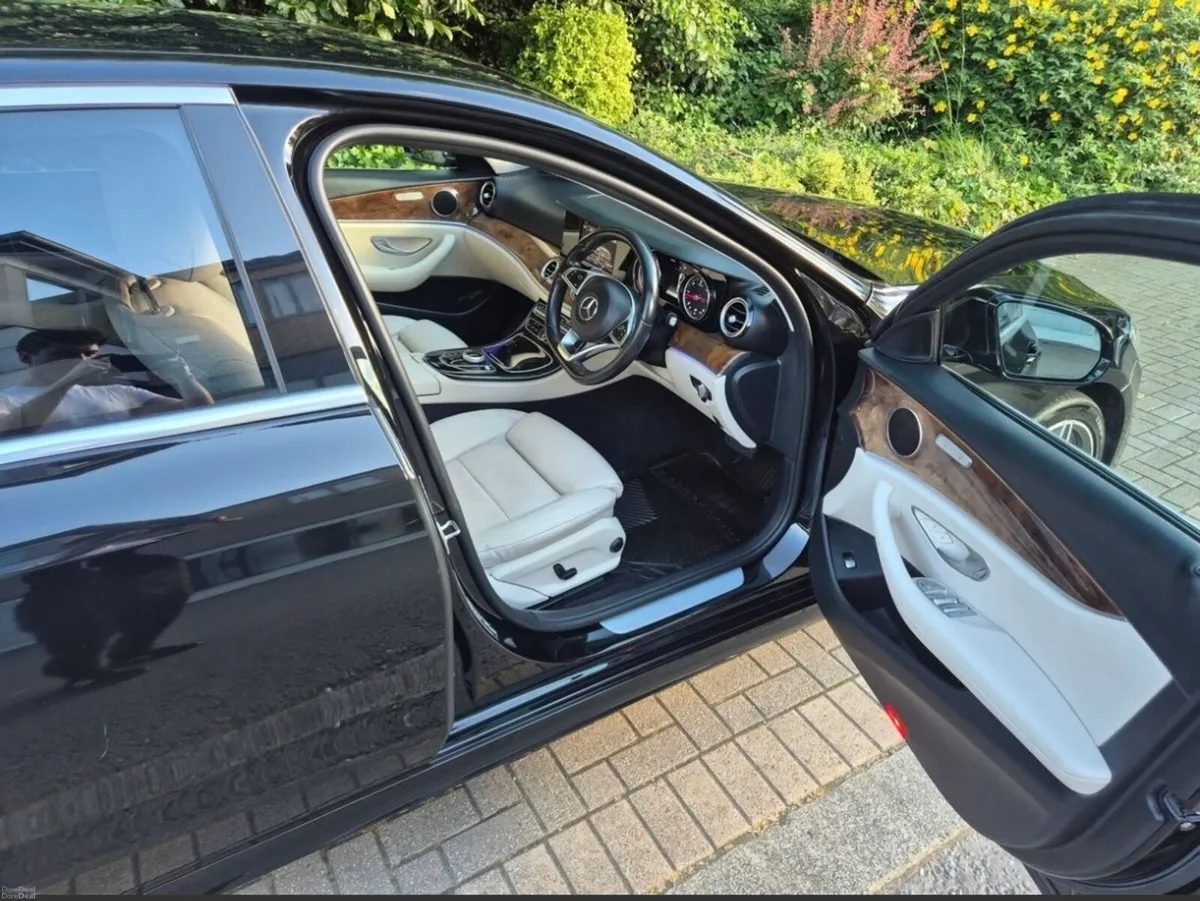 2017 Mercedes E200d AMG Line - Image 5