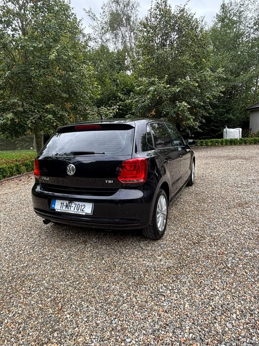 Volkswagen Polo 2011 - Image 2