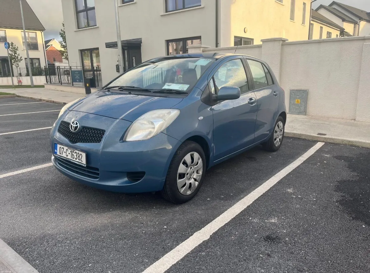 2007 Toyota Yaris - Image 2