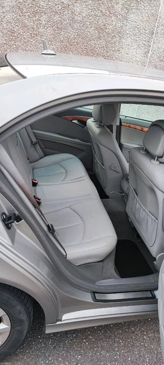 Mercedes E200 Kompressor, 1.8petrol, Automatic - Image 4