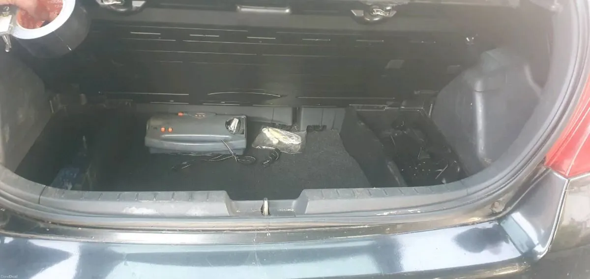 Car - Image 3