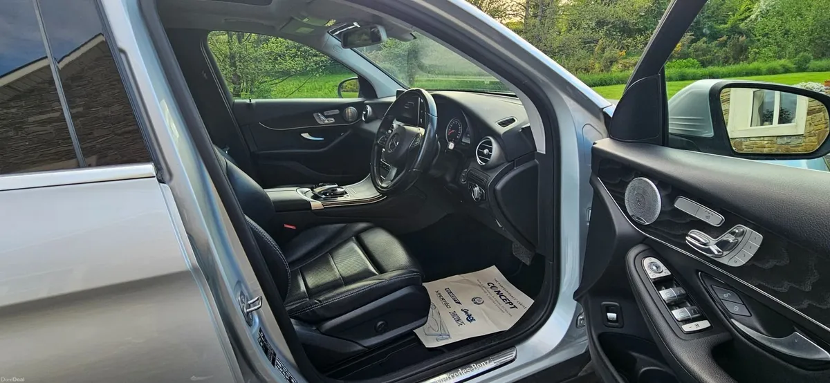 2016 Mercedes-Benz GLC 220d 4MATIC Sport Premium - Image 3