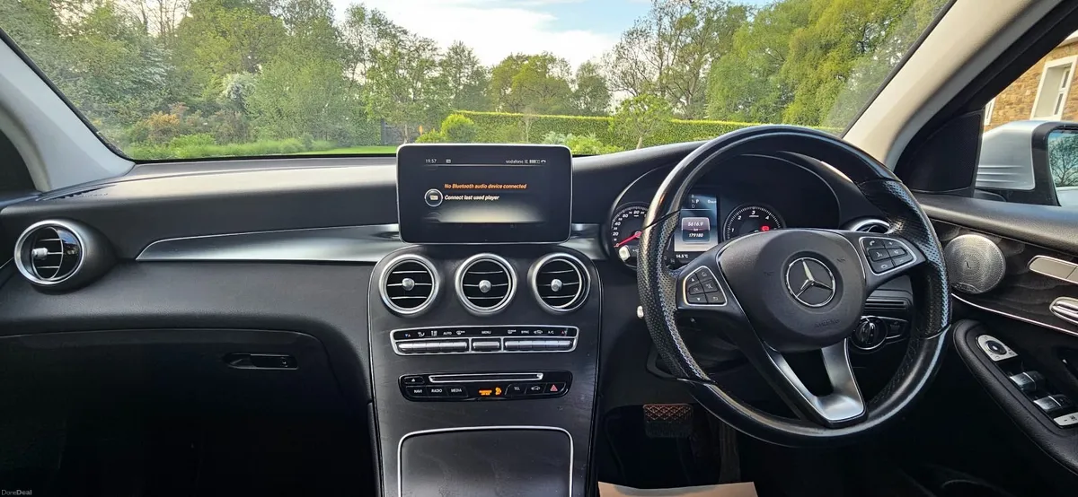 2016 Mercedes-Benz GLC 220d 4MATIC Sport Premium - Image 4