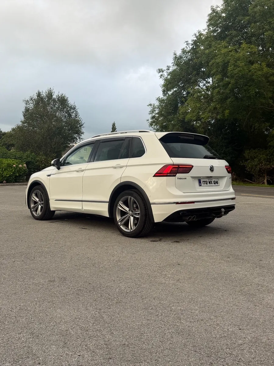 2017 VW Tiguan R-Line - Image 4
