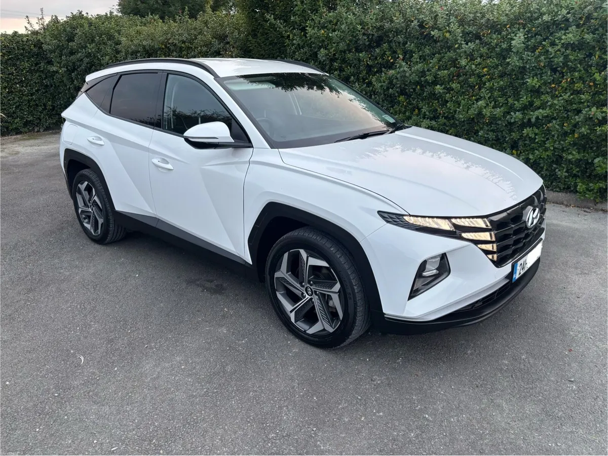 (241) Hyundai Tucson Hybrid Executive 2024 - Image 1