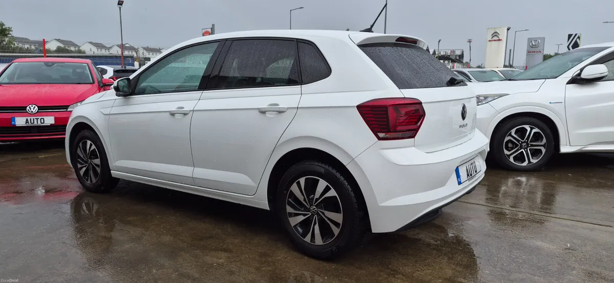 Volkswagen Polo automatic 1.0 comfortline low kms - Image 5