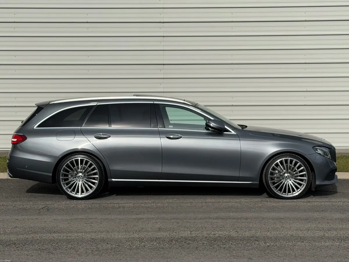 Mercedes E220d PREMIUM PLUS - Image 4