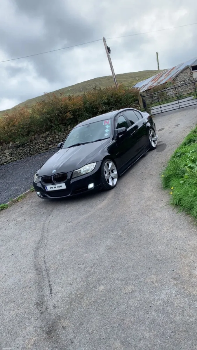 BMW 3-Series 2009 - Image 2
