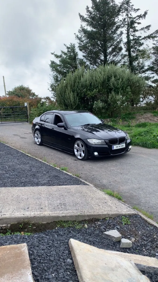 BMW 3-Series 2009 - Image 1
