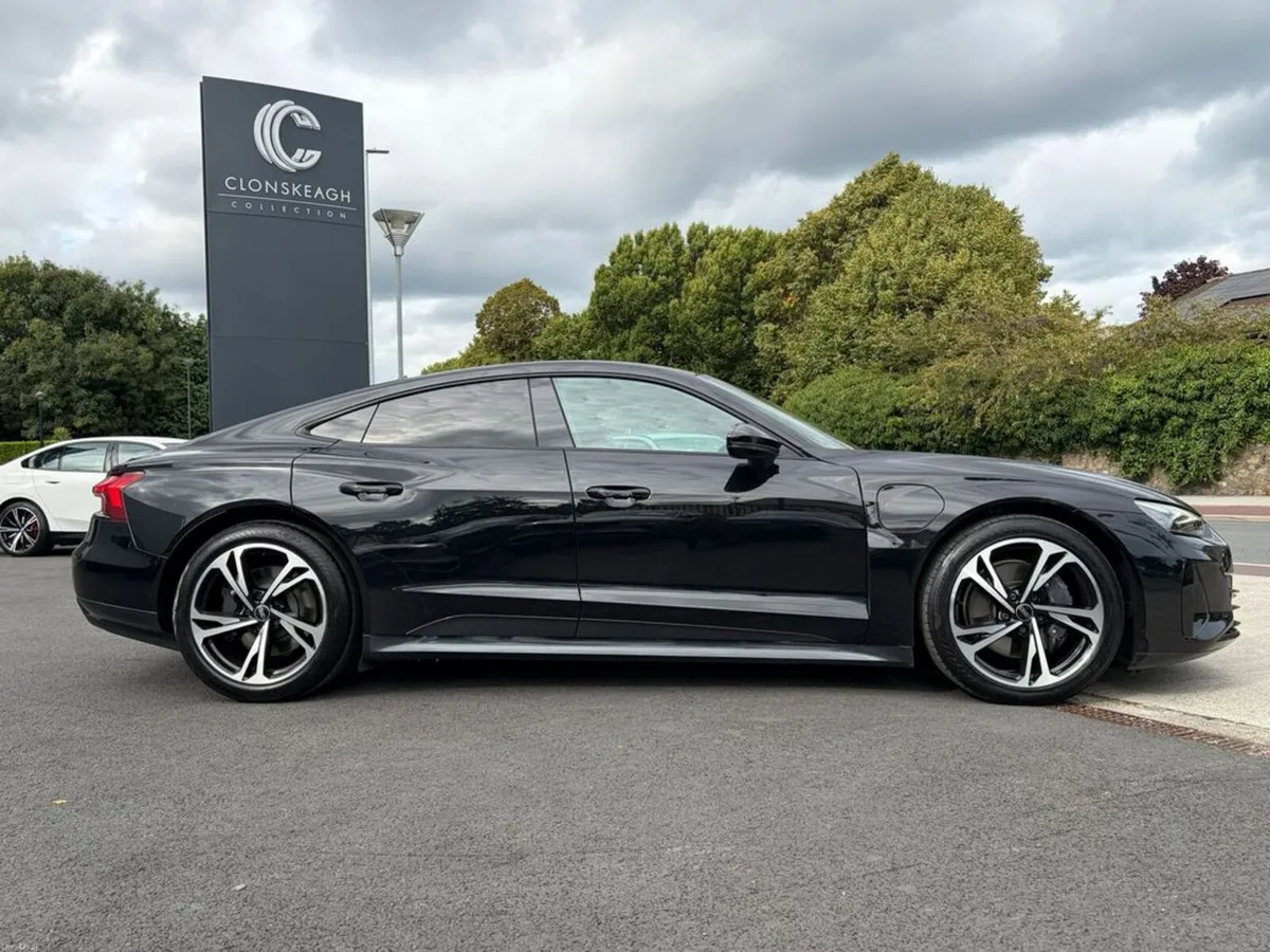 Audi e-tron GT QUATTRO - Image 2