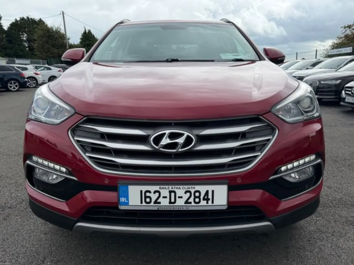 Hyundai Santa Fe Executive 4WD - 7 SEATS - Image 2