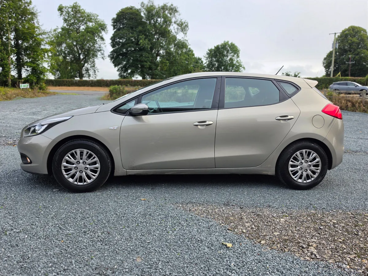 Kia Ceed 1.4 petrol ( new NCT and TAX ) - Image 5