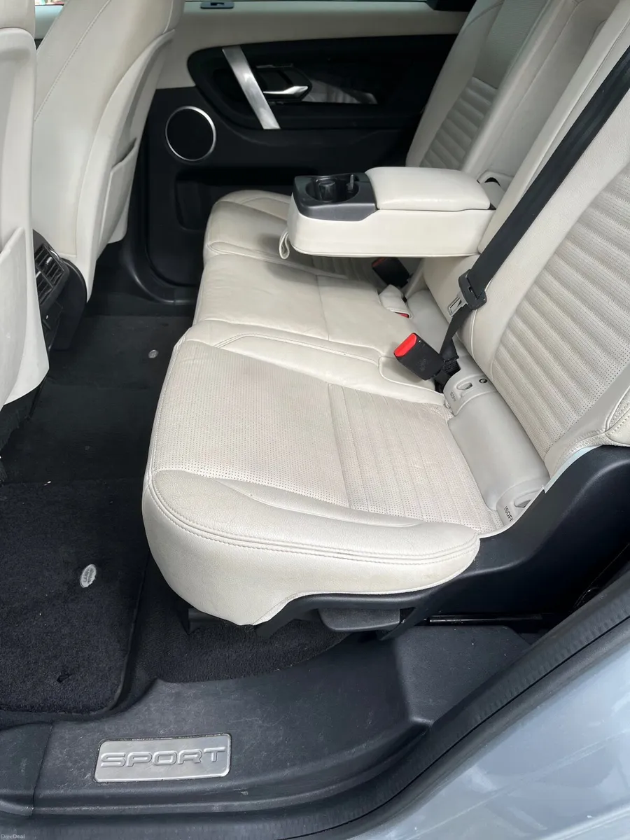 Land Rover Discovery Sport 2020 - Image 5